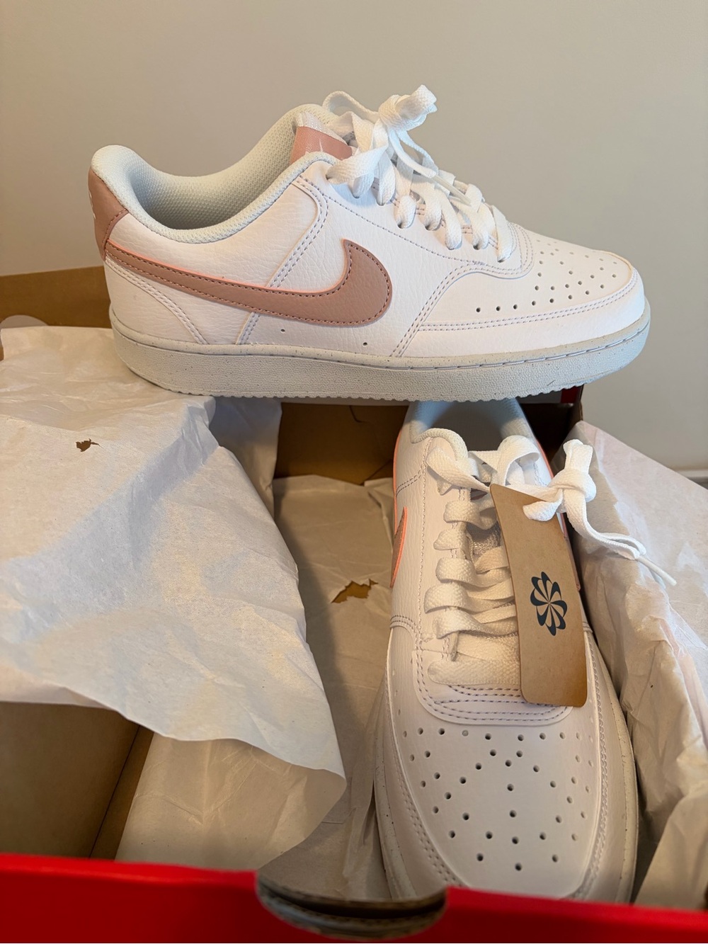 Nike women’s court vision lo. White/pink oxford size 8w